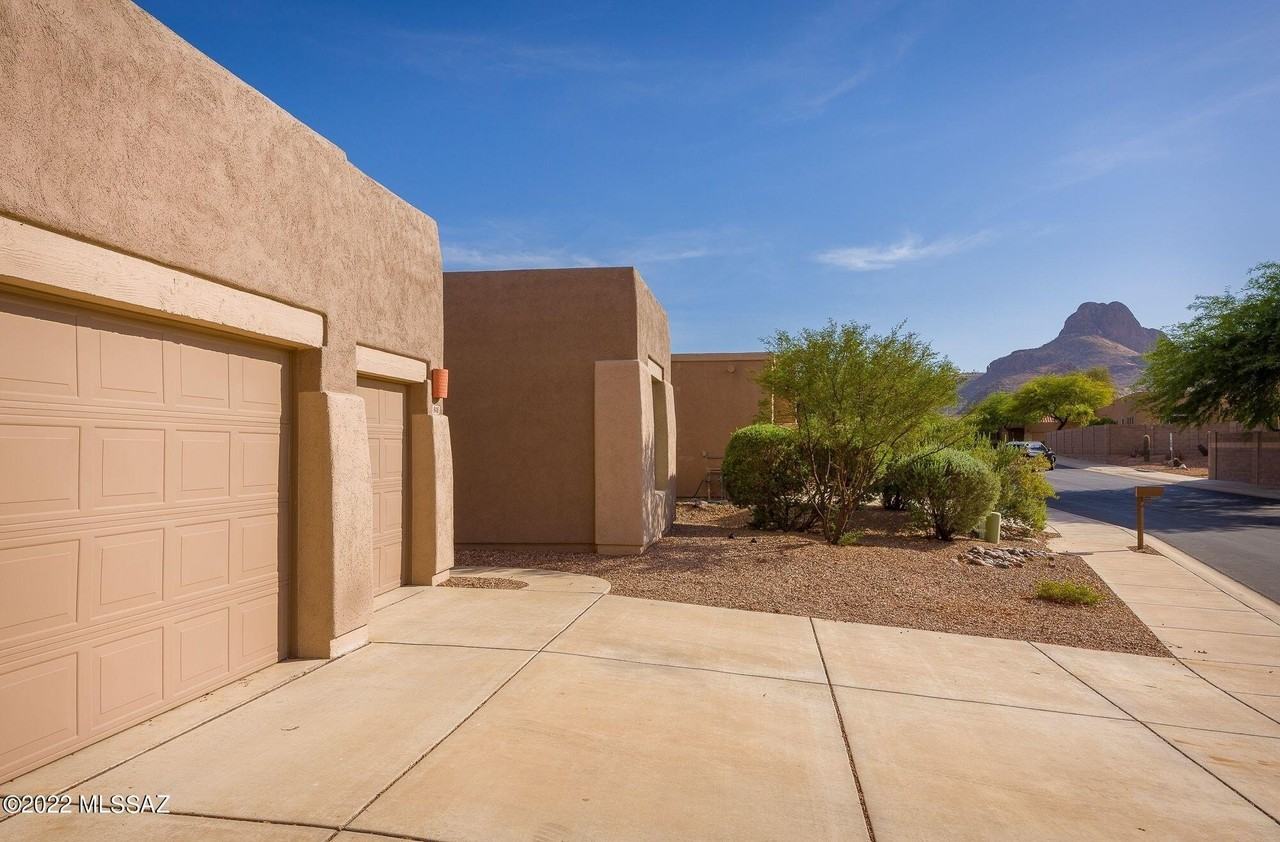 8418 N Sunny Rock Ridge Dr - Photo 2 of 26