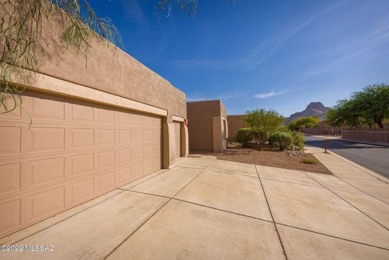 8418 N Sunny Rock Ridge Dr - Photo 3 of 26