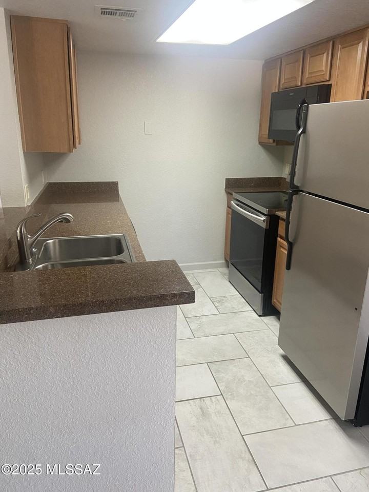 101 S Players Club Dr Apt 14203 #14203 - Photo 6 of 20