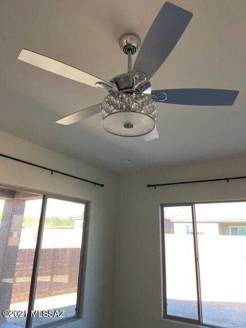 639 E Barun Valley Pl - Photo 4 of 38