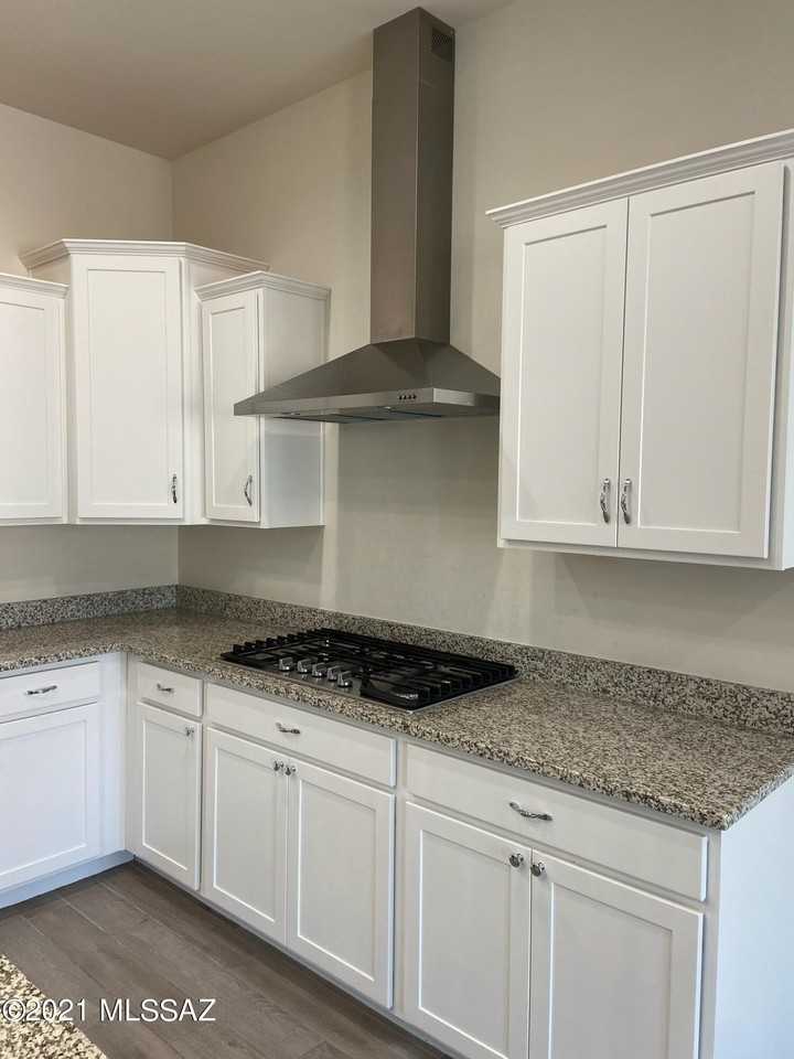 639 E Barun Valley Pl - Photo 7 of 38