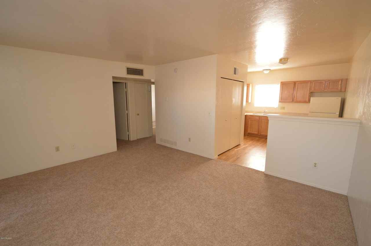 1618 N Columbus Blvd - Photo 3 of 8