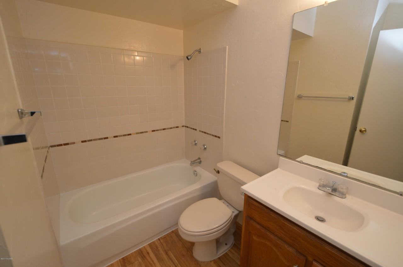 1618 N Columbus Blvd - Photo 7 of 8