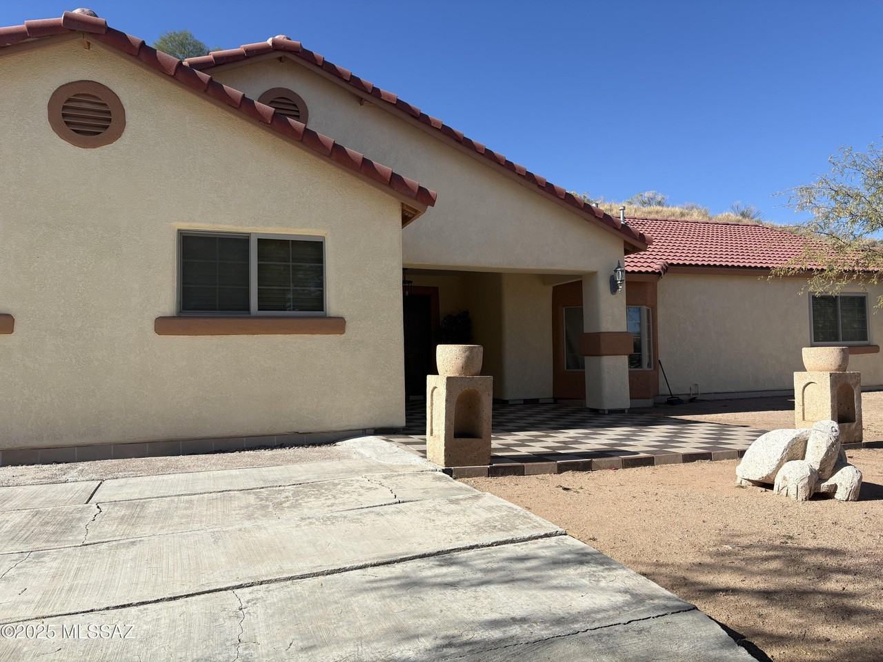 937 W Mariposa Hills Dr