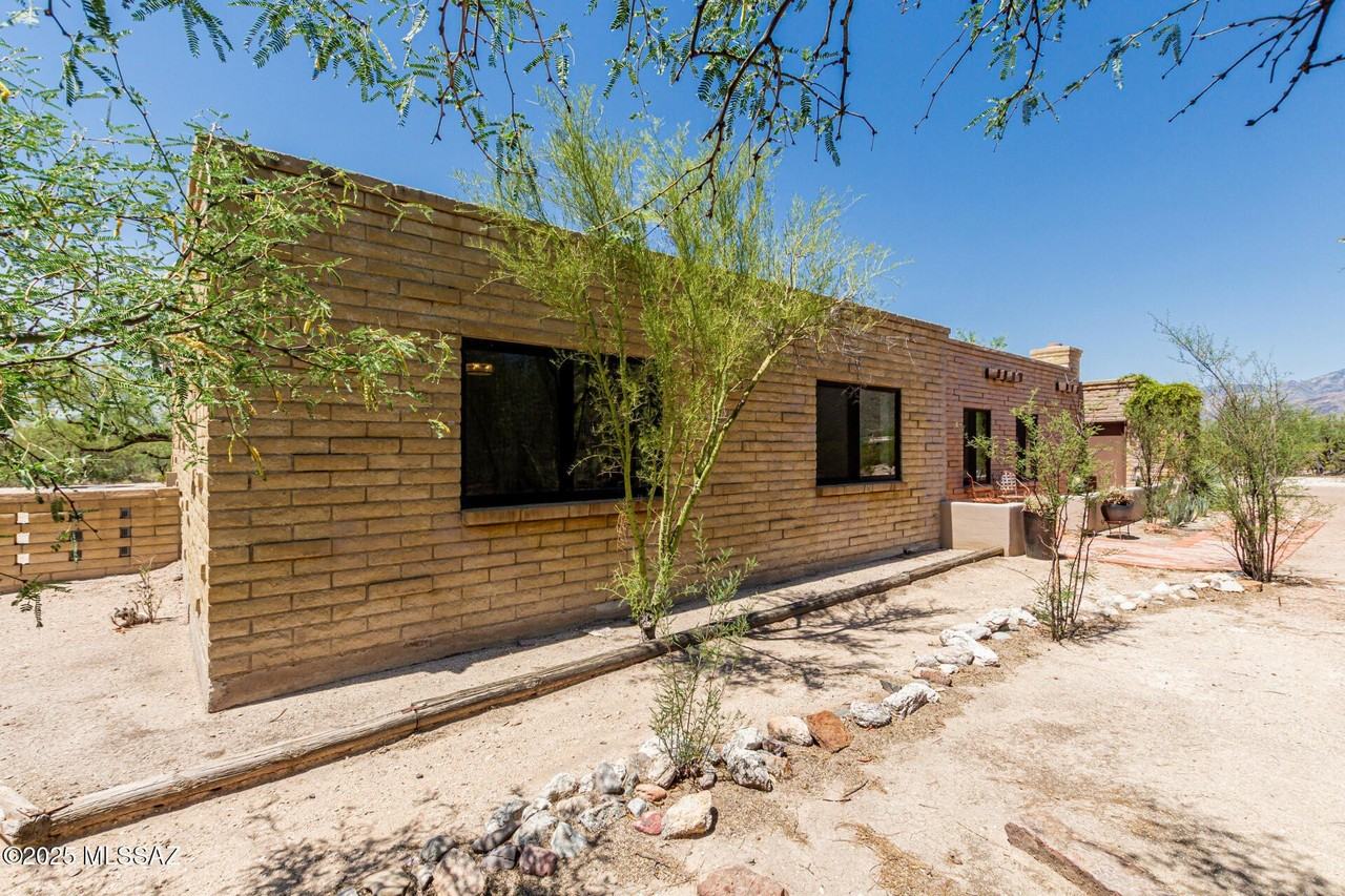 3901 N Smokey Topaz - Photo 3 of 40