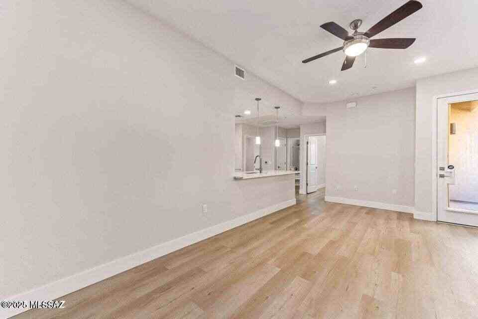 2040 E River Rd Unit 105 #105 - Photo 5 of 30