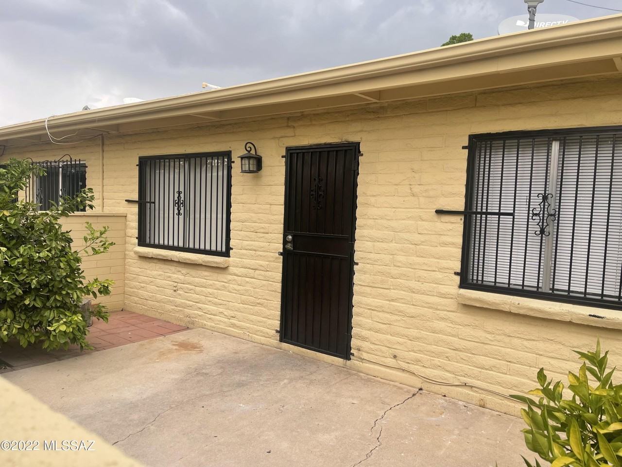 810 S Kolb Rd Unit 66 #66 - Photo 3 of 11