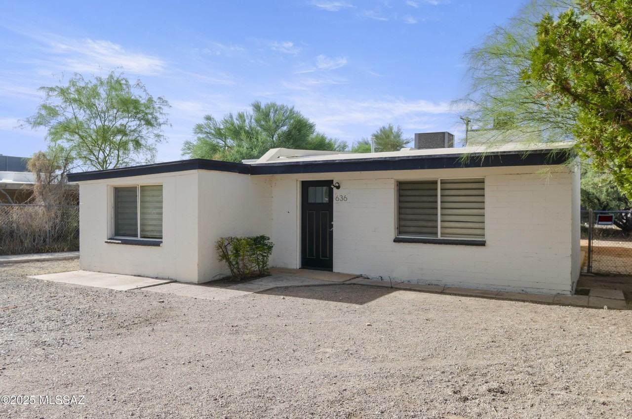 636 E Waverly St - Photo 2 of 19