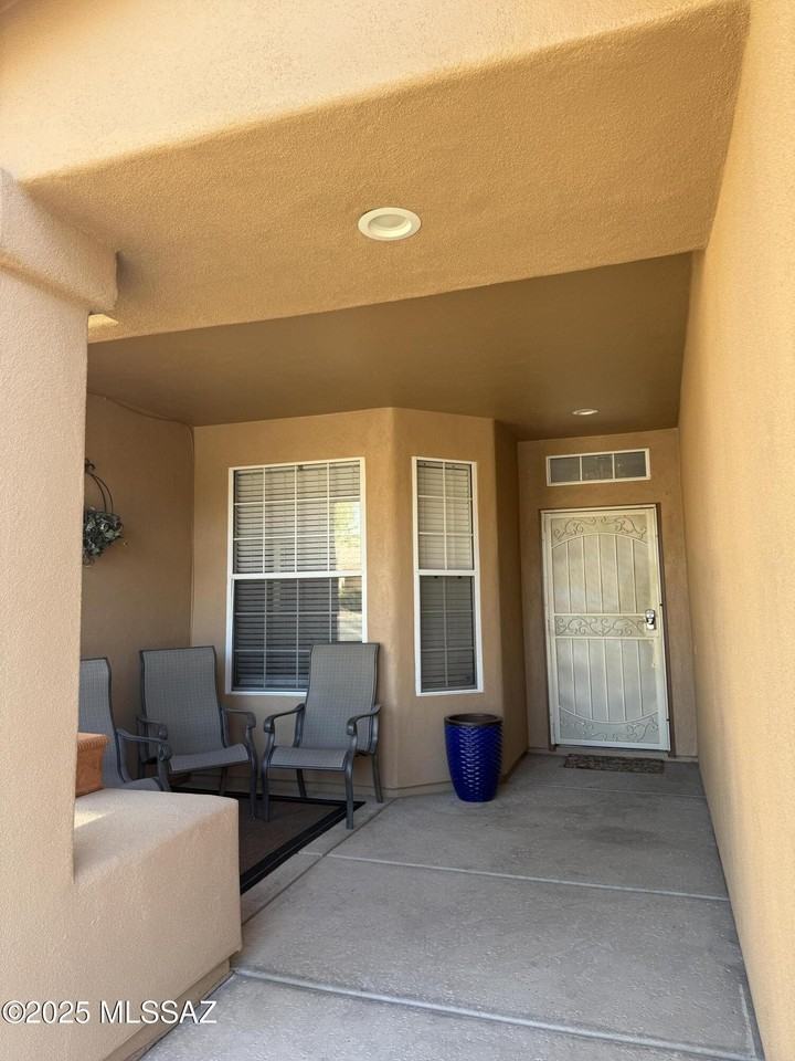 9940 N Stratton Saddle Trl - Photo 2 of 15