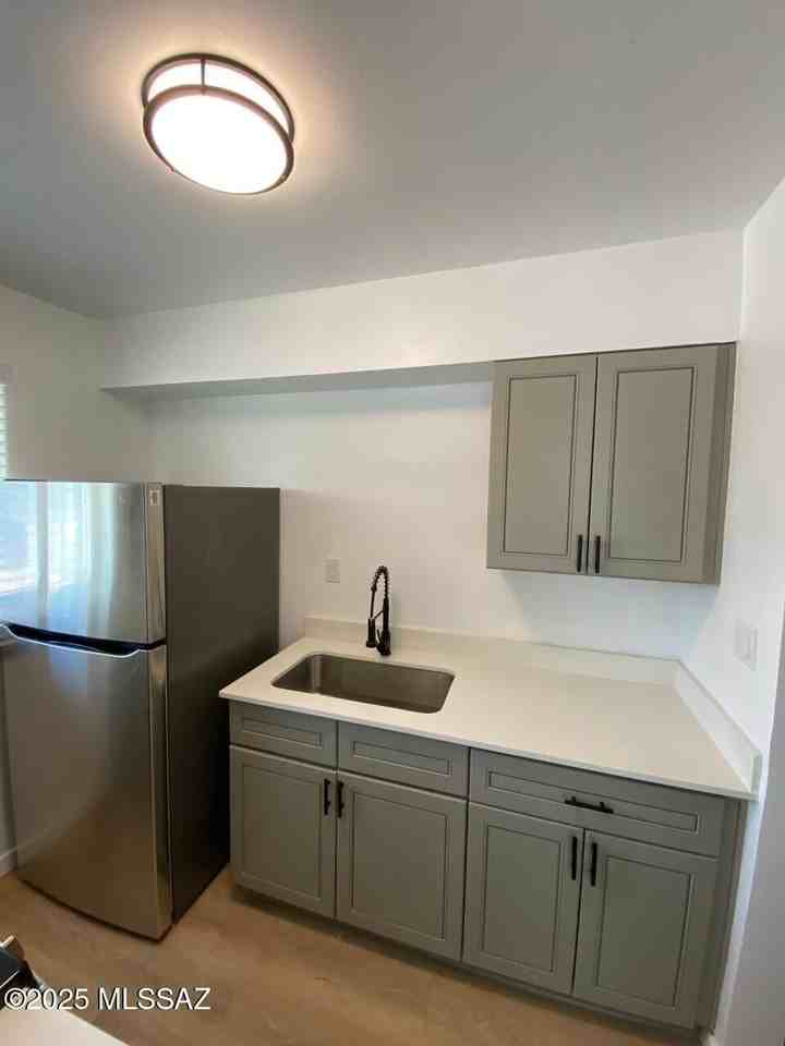 4541 E 18th St - Photo 5 of 12