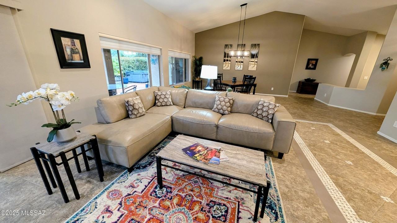 62870 E Amberwood Dr - Photo 3 of 27