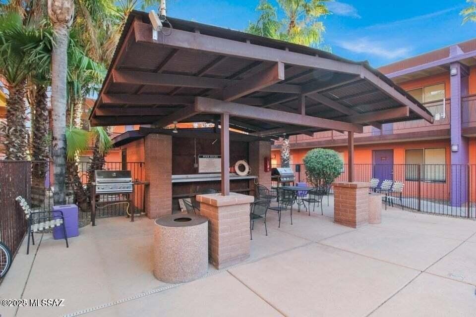 55 N Cherry Ave Unit 201 #201 - Photo 4 of 17