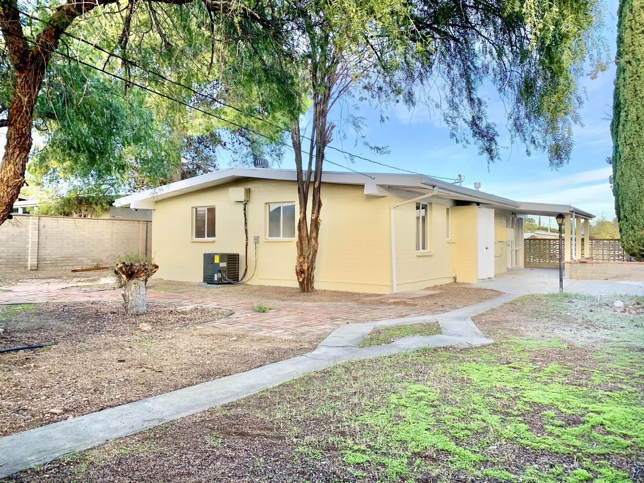 1011 W 1st Ave - Photo 3 of 18