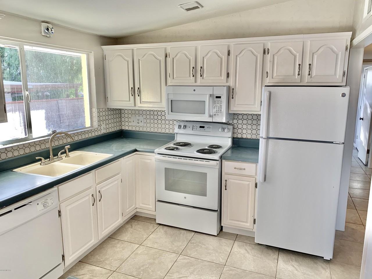 1011 W 1st Ave - Photo 6 of 18