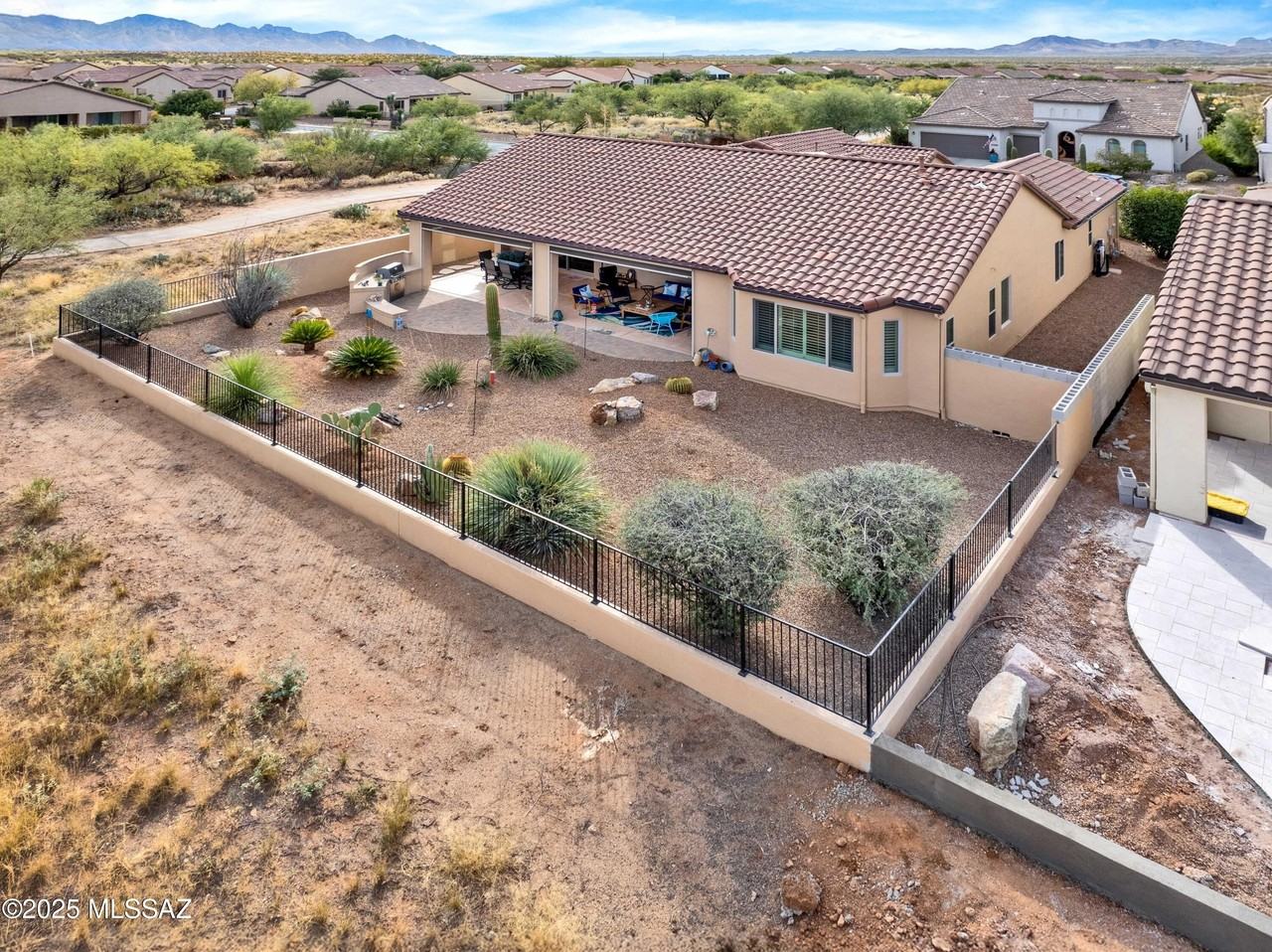 32093 S Agarita Dr - Photo 5 of 40