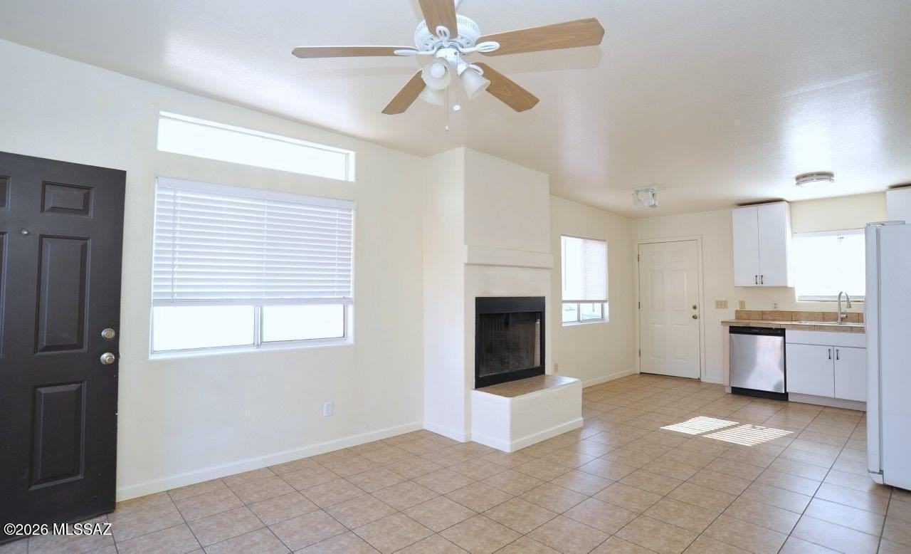 2721 N Dodge Blvd - Photo 3 of 35