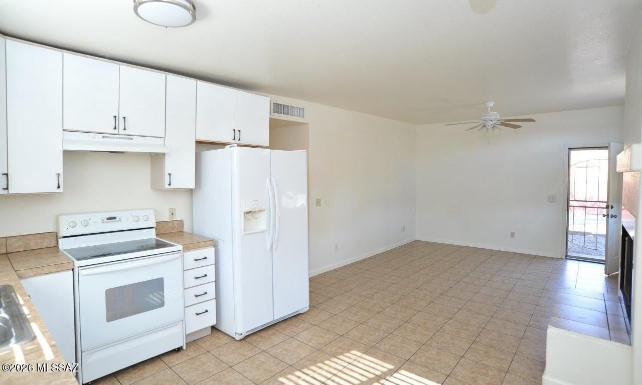 2721 N Dodge Blvd - Photo 5 of 35