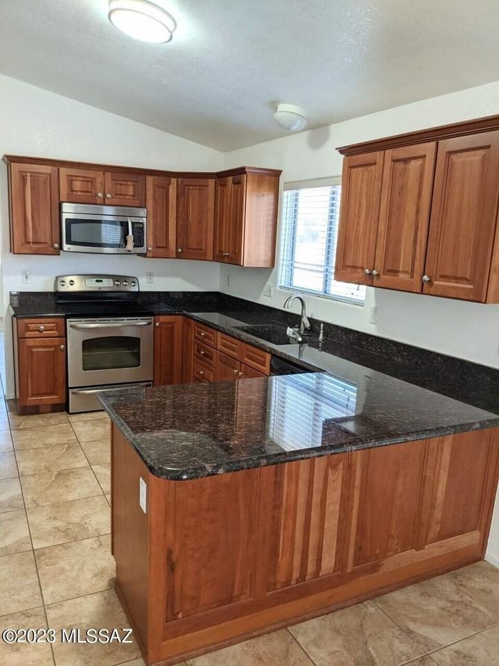 5563 W Guild Springs St - Photo 2 of 14