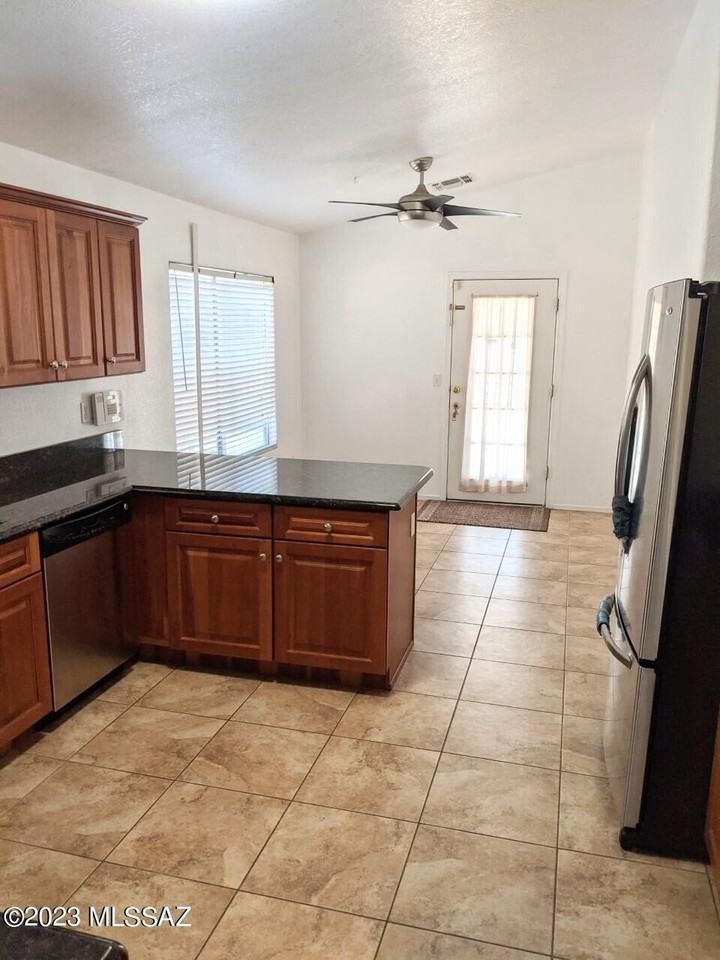 5563 W Guild Springs St - Photo 3 of 14