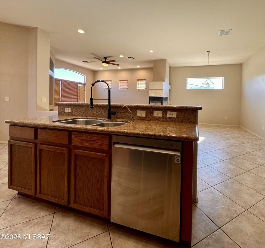 10477 S Stampede Ranch Ct - Photo 7 of 28