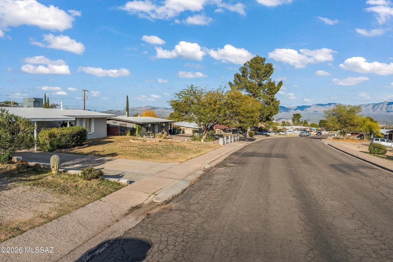 120 W Webb Dr - Photo 4 of 26