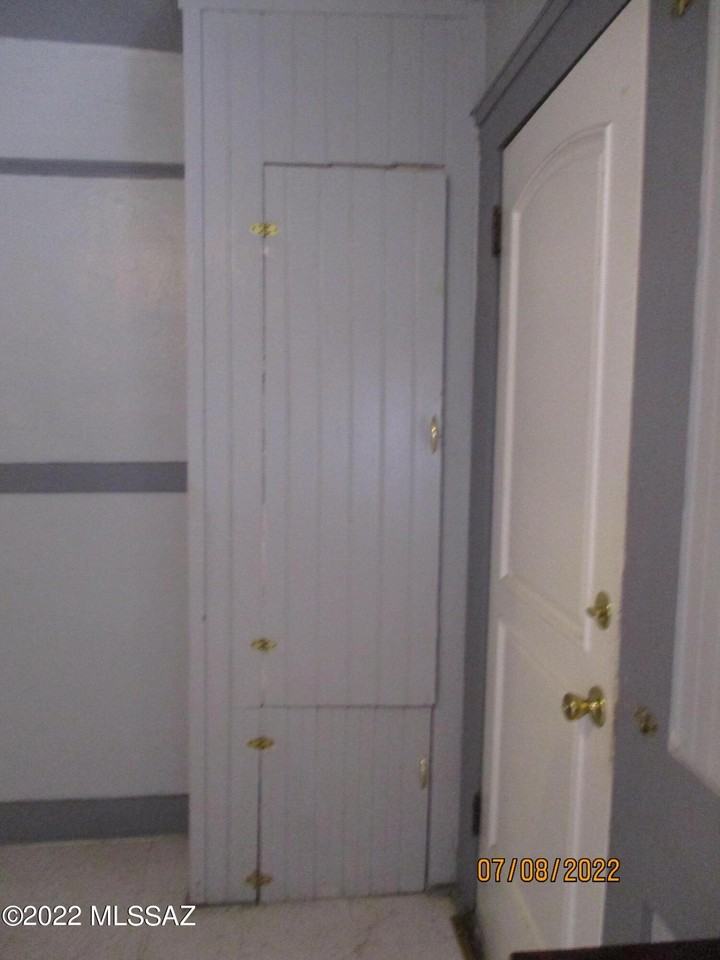 316 N Hoff Ave - Photo 6 of 20