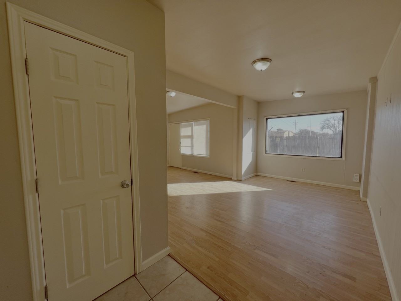 2301 49th St - Photo 2 of 21