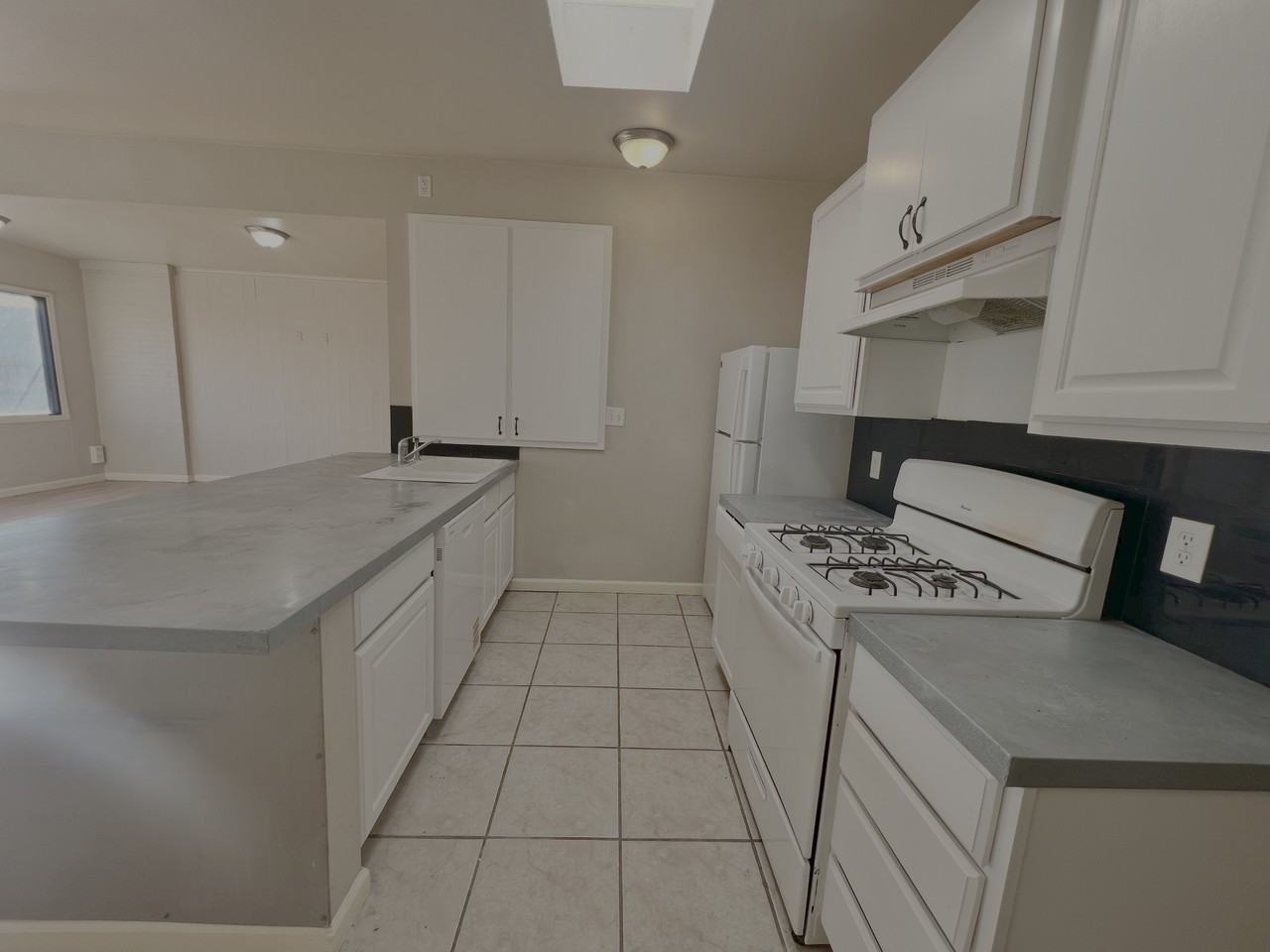 2301 49th St - Photo 6 of 21