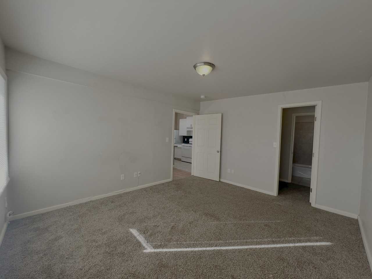 2301 49th St - Photo 7 of 21