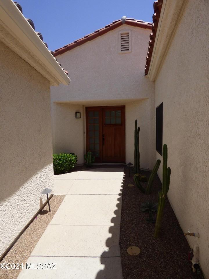 5900 N Misty Ridge Dr - Photo 2 of 28