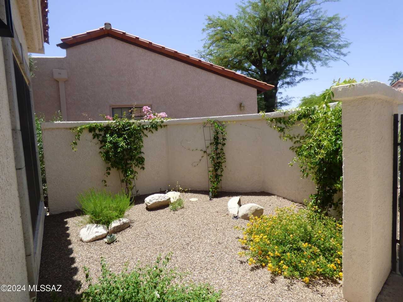 5900 N Misty Ridge Dr - Photo 3 of 28