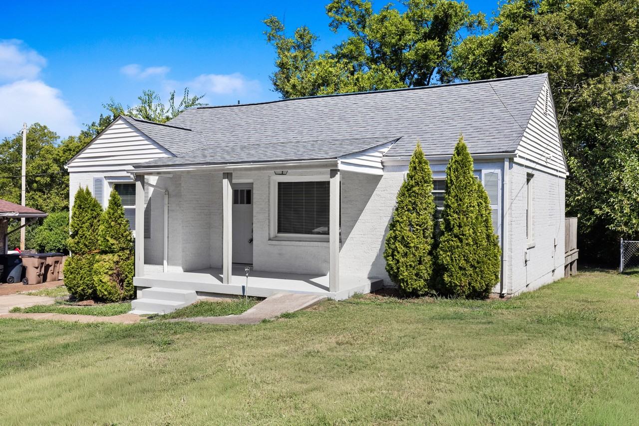 613 Youngs Ln - Photo 2 of 29