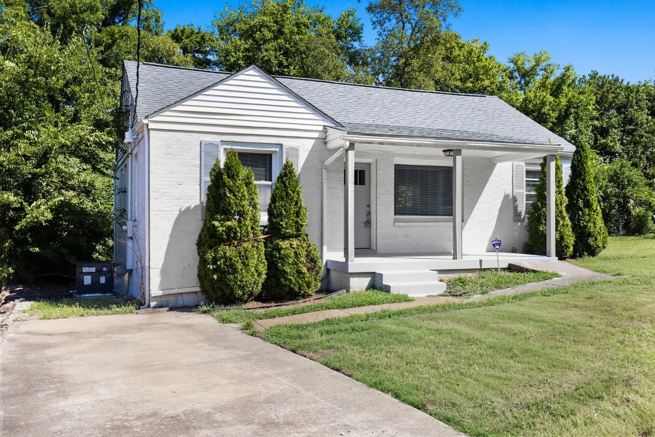 613 Youngs Ln - Photo 3 of 29