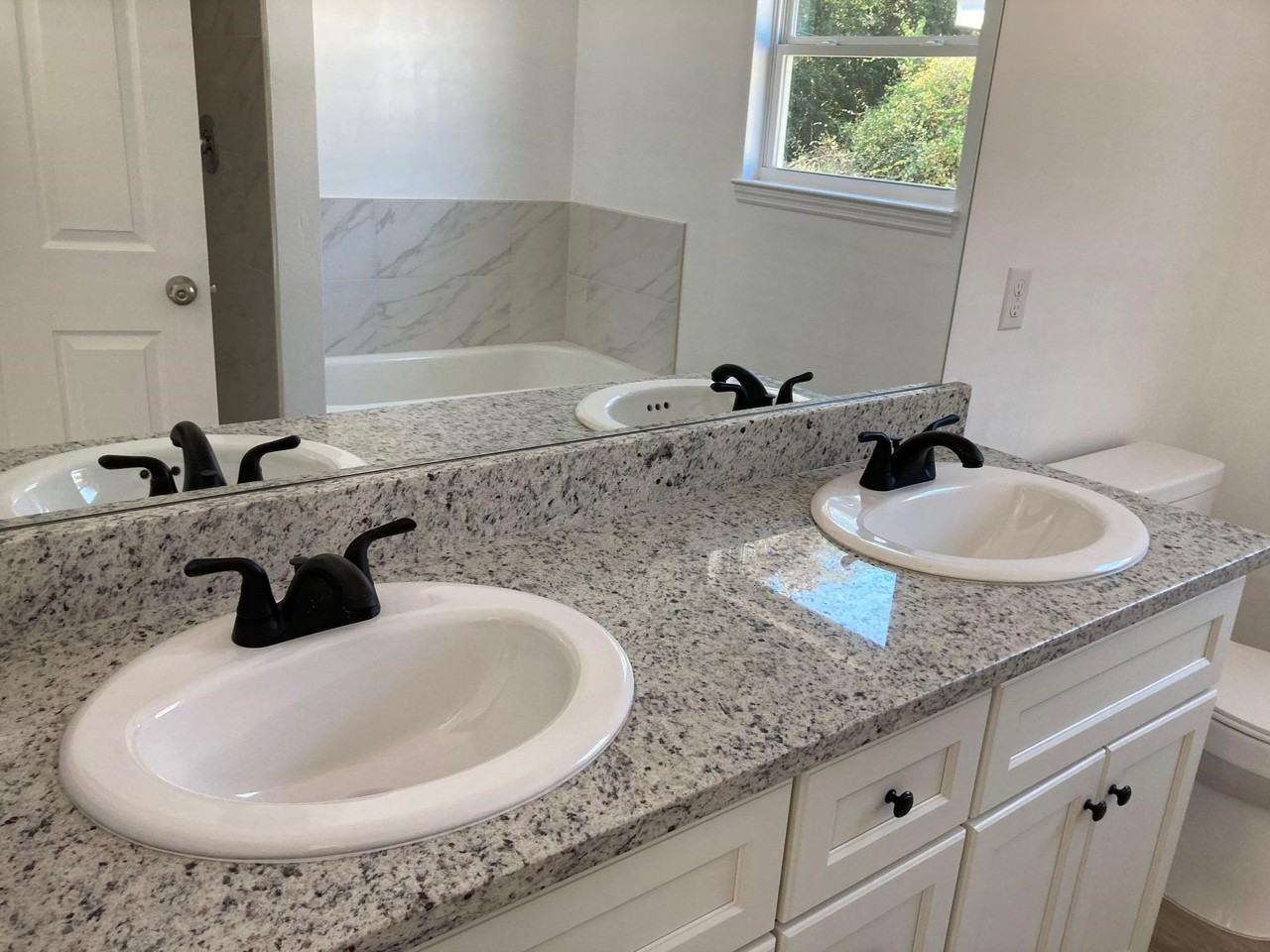 5270 Montejo Dr - Photo 3 of 5