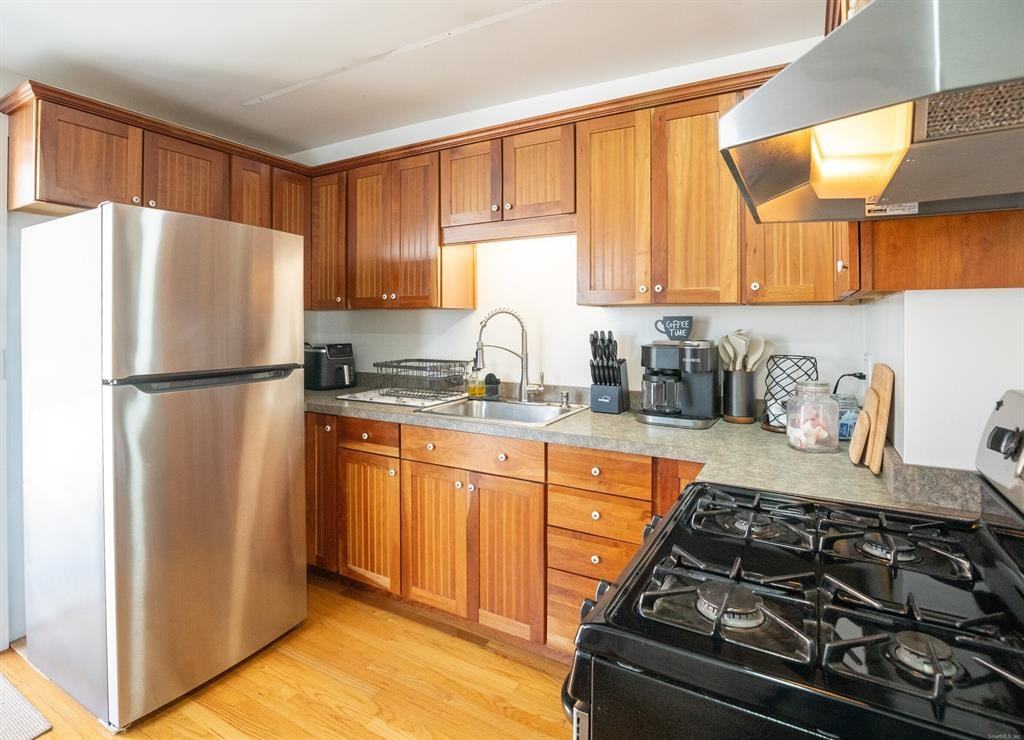 1 Harmony St Unit 1b - Photo 7 of 10