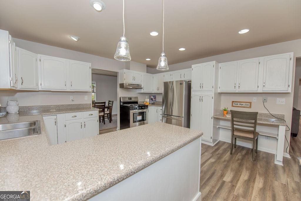 180 Crabtree Dr W - Photo 6 of 25