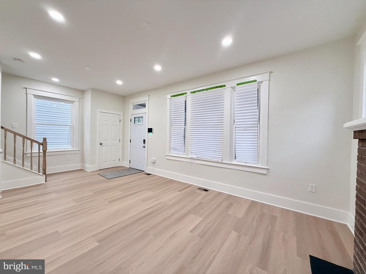 610 Raleigh Pl Se - Photo 4 of 15