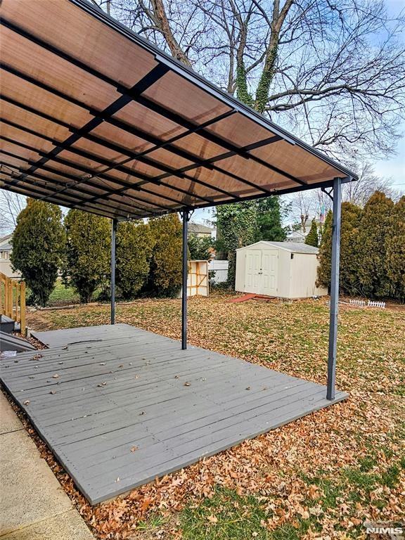 138 Scoles Ave - Photo 6 of 35