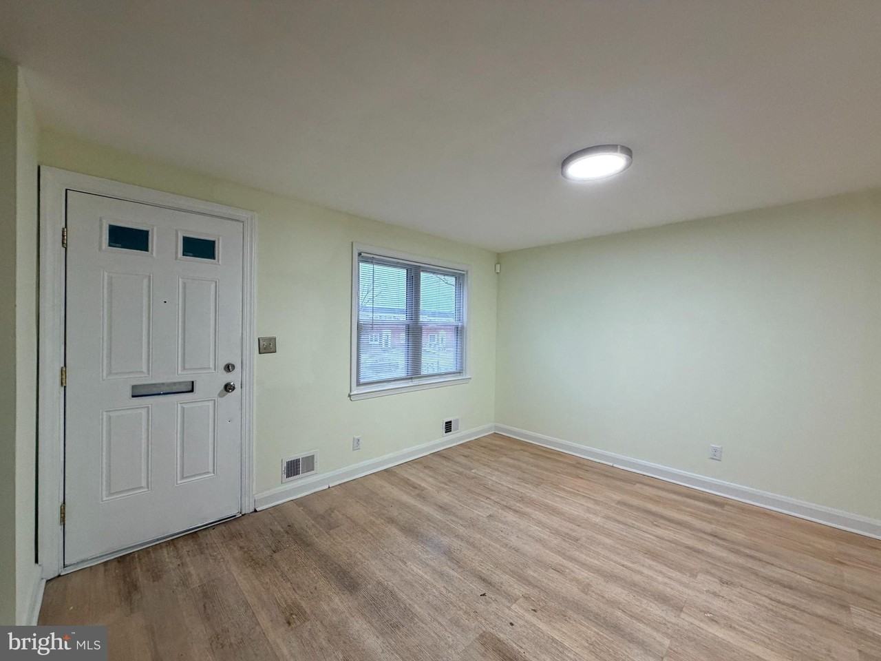 1262 Halstead Rd - Photo 2 of 12