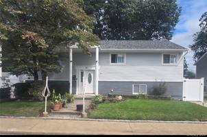 featured image of 581 Meacham Ave