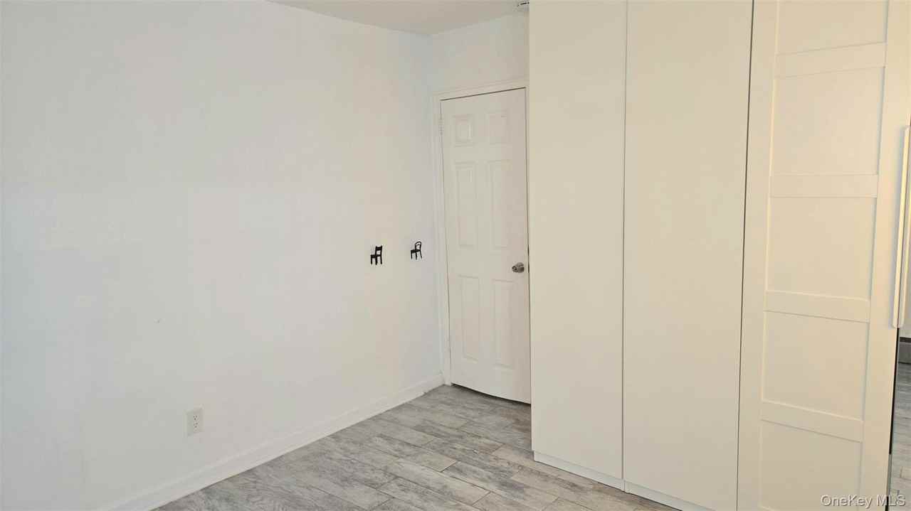 581 Meacham Ave - Photo 3 of 5