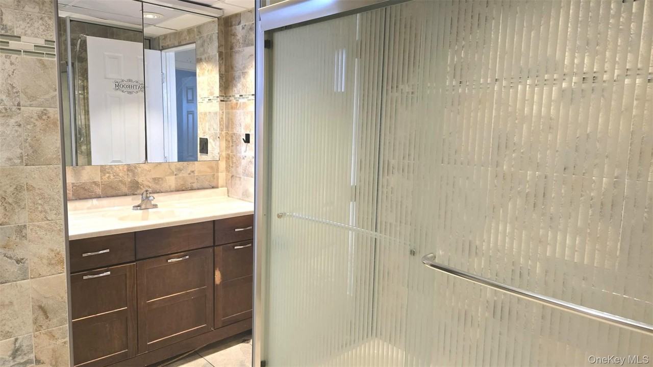 581 Meacham Ave - Photo 5 of 5