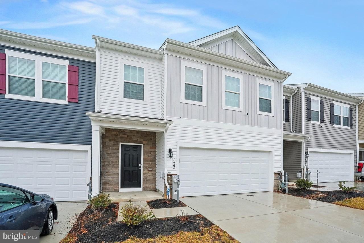 173 Correri St - Photo 2 of 28