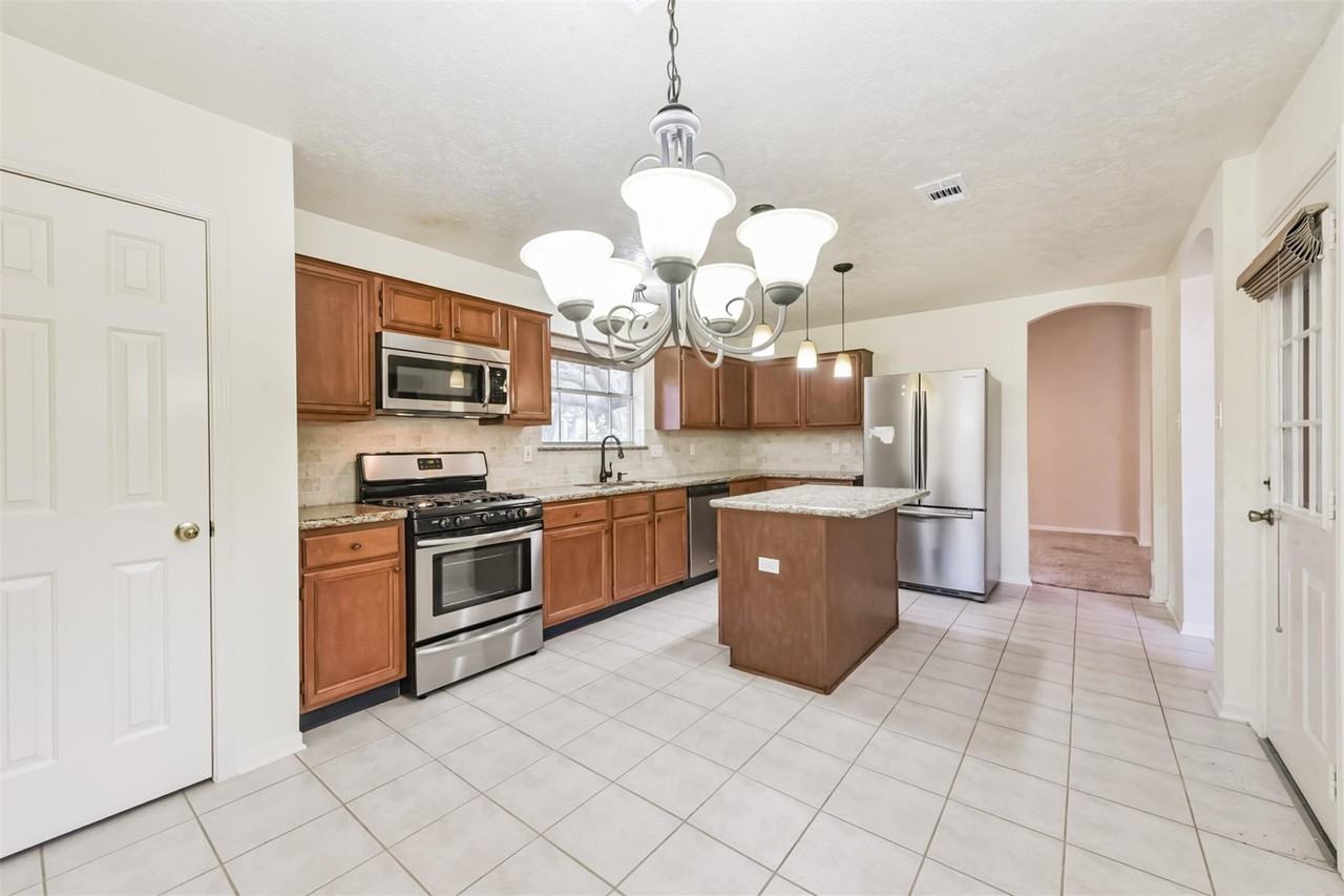 15002 Chestnut Falls Dr - Photo 5 of 24