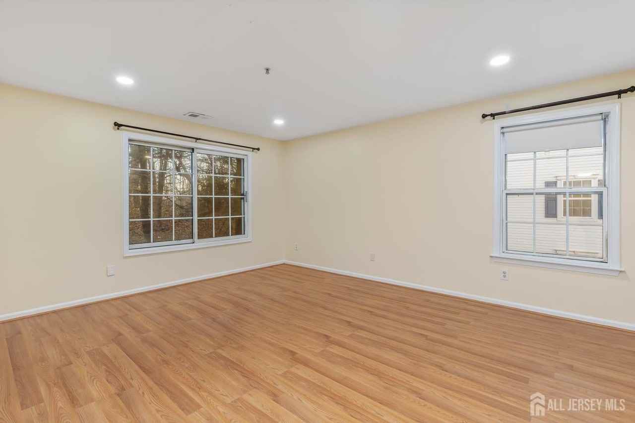 828 Waterford Dr - Photo 7 of 27