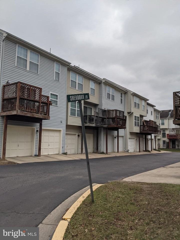 4513 Sherborn Ln - Photo 3 of 11