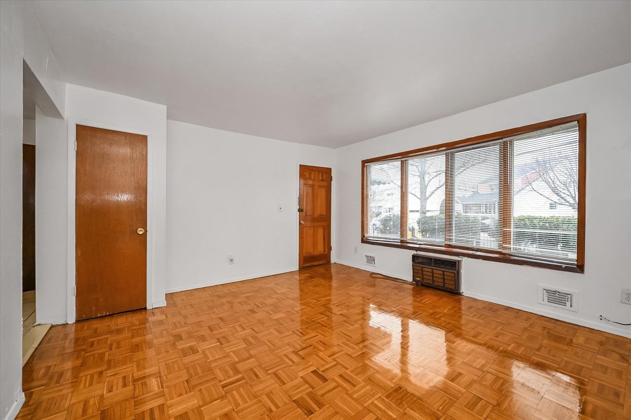 13020 142nd St - Photo 2 of 16