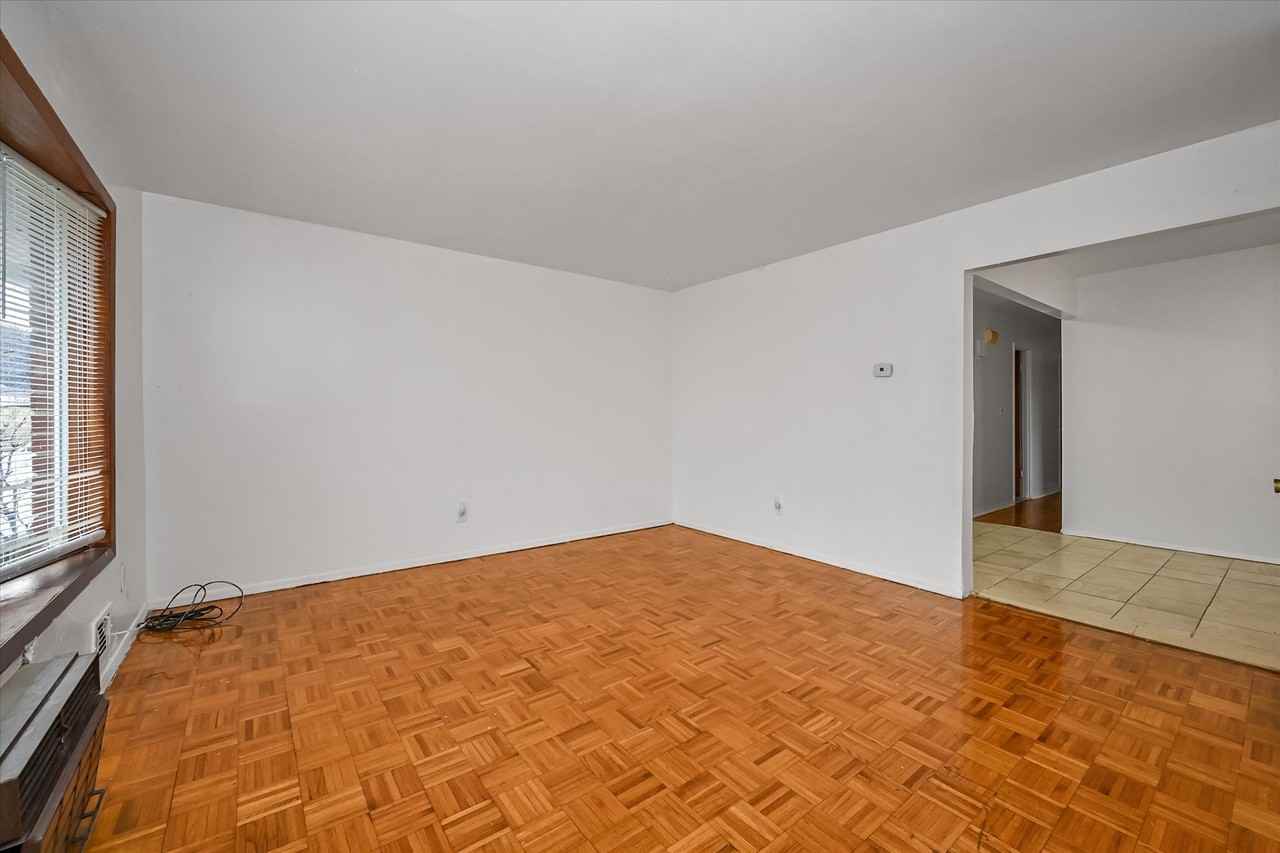 13020 142nd St - Photo 3 of 16