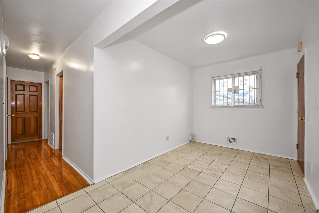 13020 142nd St - Photo 4 of 16