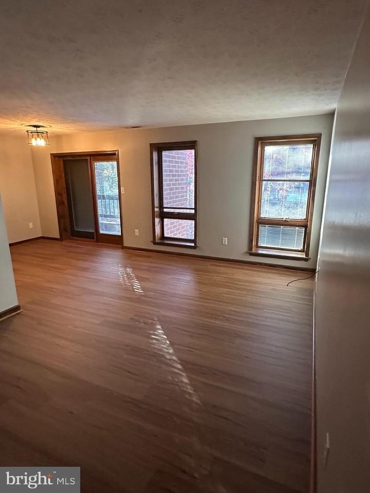 23242 Rosewood Ct Apt 1068 #1068-8F - Photo 2 of 7